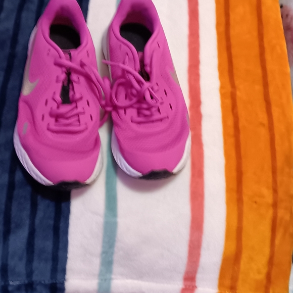 Girl Nike size y5 - Picture 1 of 2